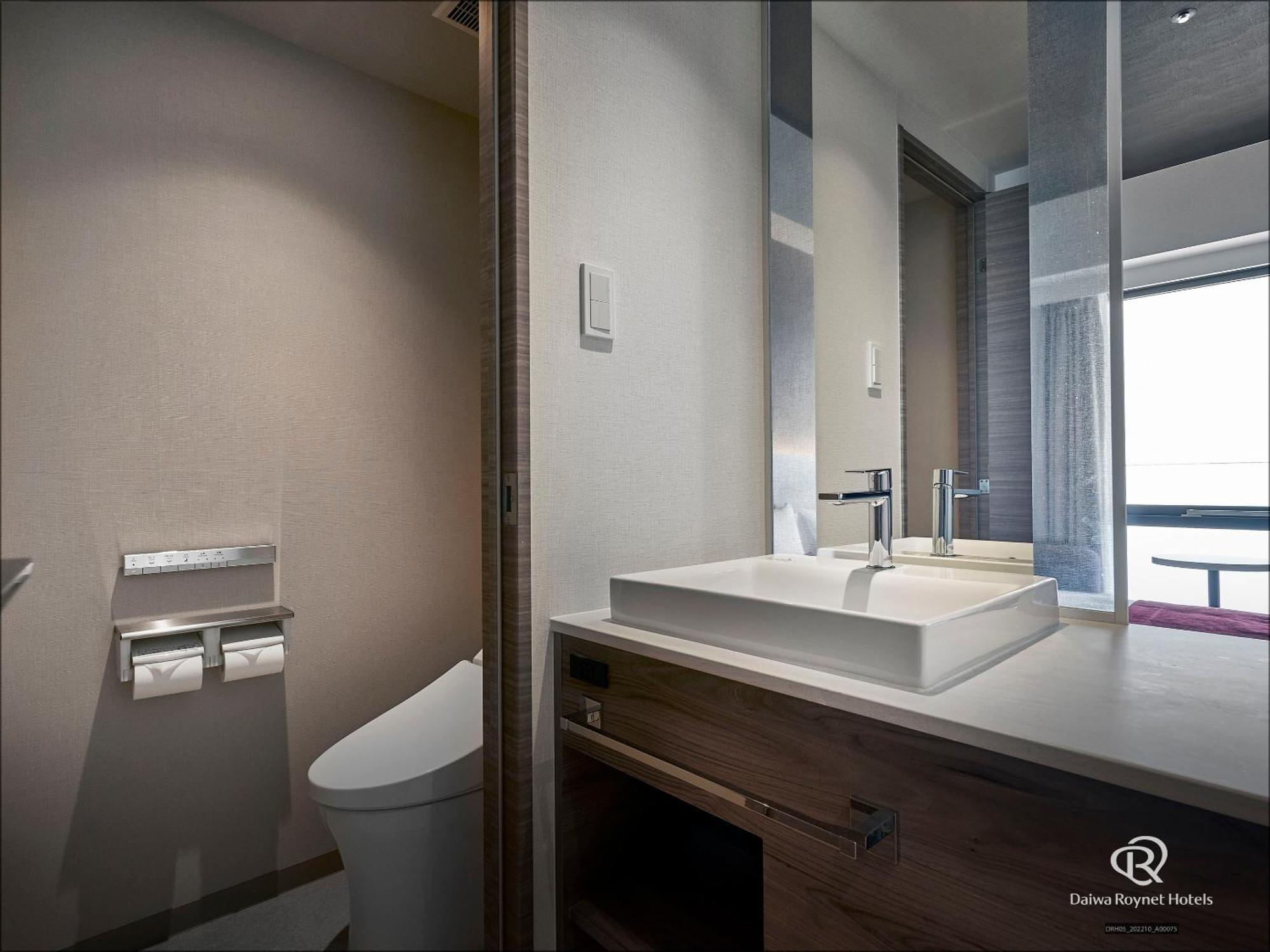 Daiwa Roynet Hotel Osaka Sakaisuji Honmachi Premier Exterior photo